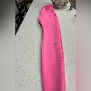 Women’s Dry Fit Hot Pink leggings- size small